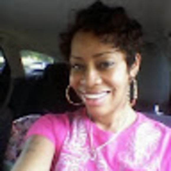 Meet your Posher, Catina - Picture 1 of 1